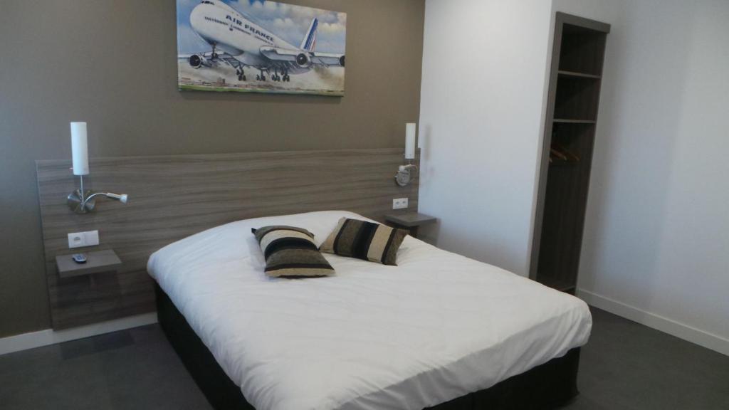 Airport-Hotel Mauregard Exterior photo